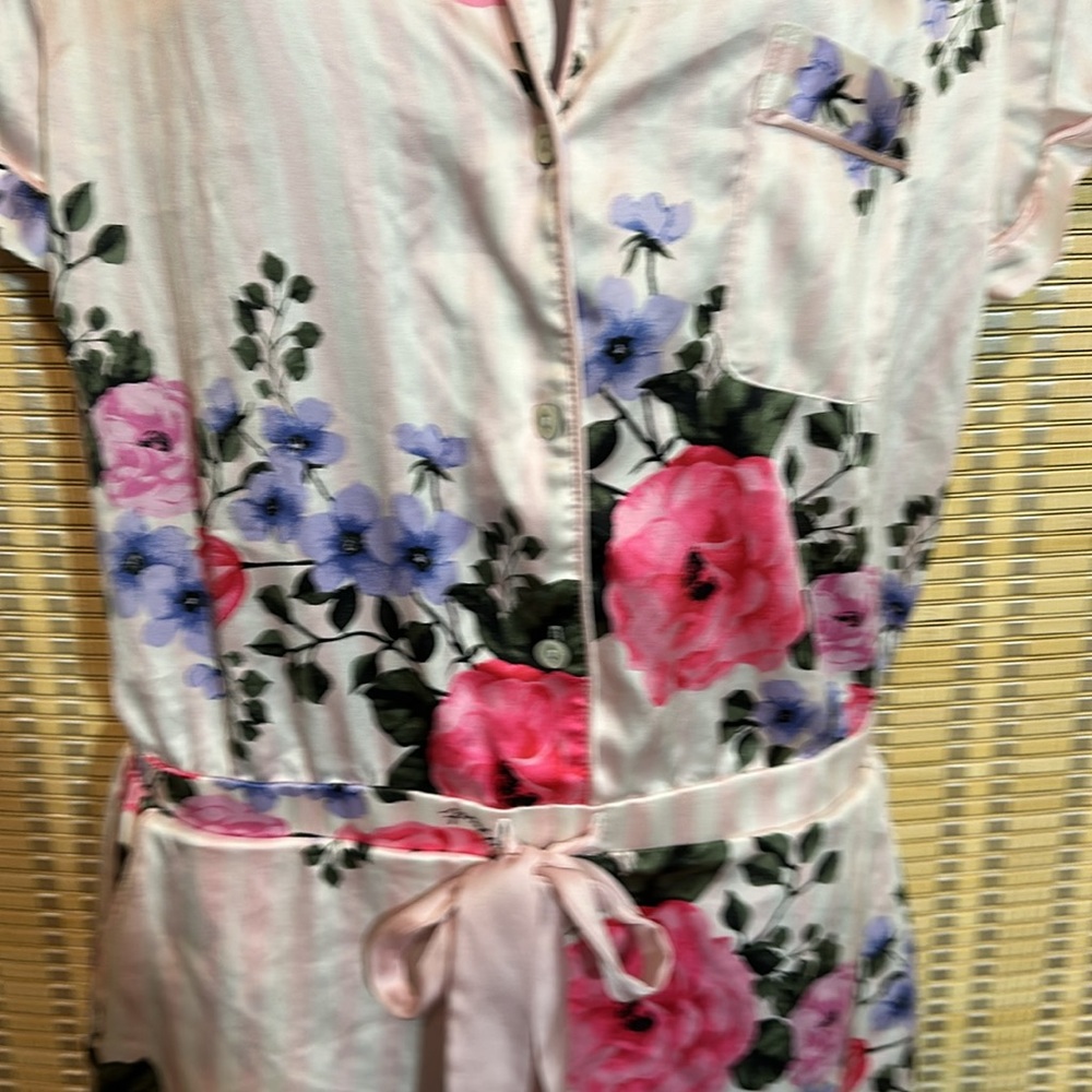 Victoria's Secret Pale Pink Striped Floral Silk Feel Romper Pajamas One Piece M - Picture 4 of 16